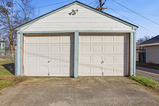 1012 E Augusta Ave, Spokane, WA 99207