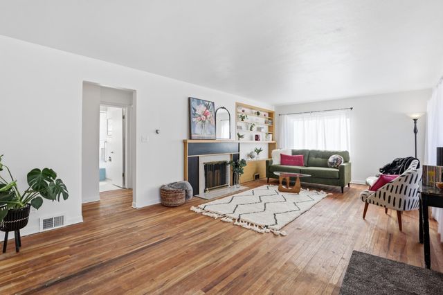 1012 E Augusta Ave, Spokane, WA 99207