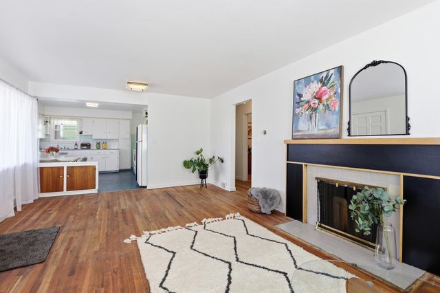 1012 E Augusta Ave, Spokane, WA 99207