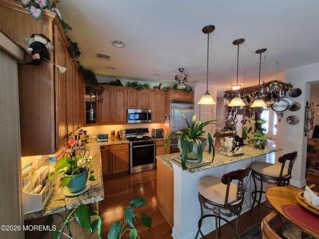 18 Fieldstone Court, Whiting, NJ 08759