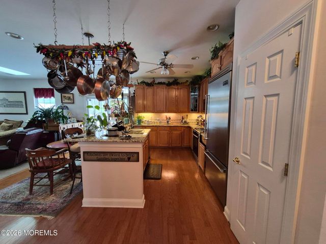 18 Fieldstone Court, Whiting, NJ 08759