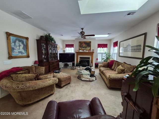 18 Fieldstone Court, Whiting, NJ 08759