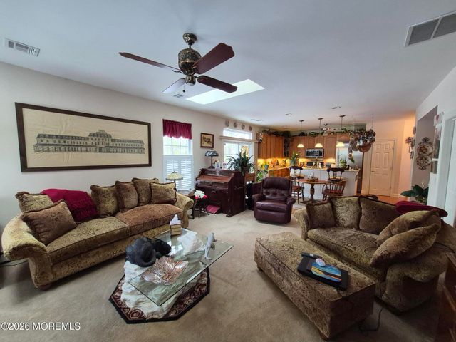 18 Fieldstone Court, Whiting, NJ 08759