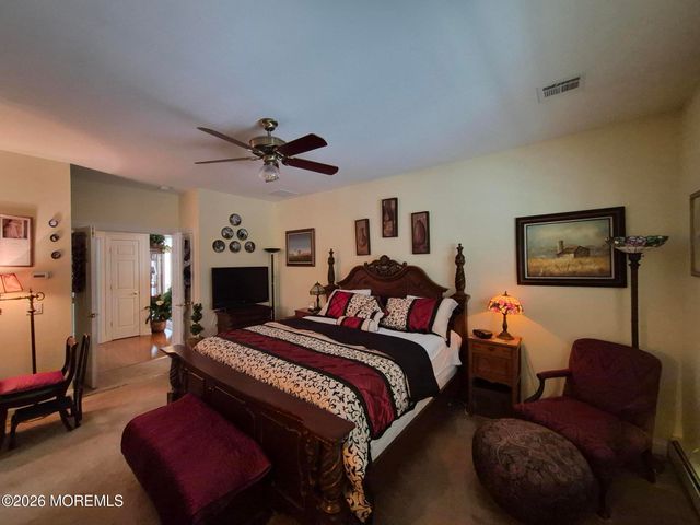 18 Fieldstone Court, Whiting, NJ 08759