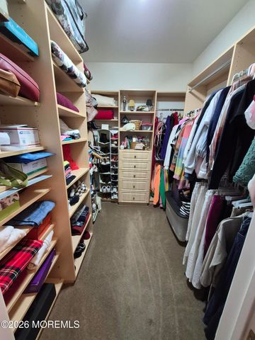 18 Fieldstone Court, Whiting, NJ 08759