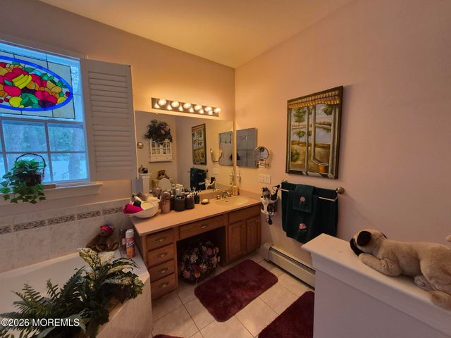 18 Fieldstone Court, Whiting, NJ 08759