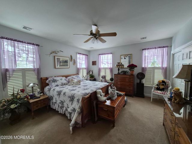 18 Fieldstone Court, Whiting, NJ 08759