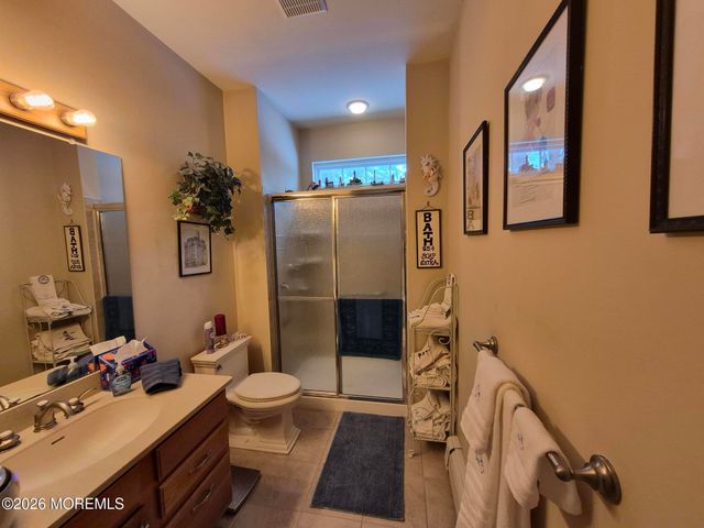 18 Fieldstone Court, Whiting, NJ 08759