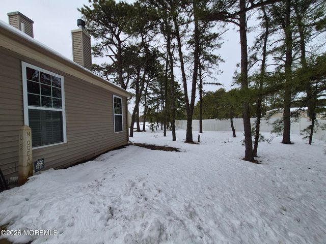 18 Fieldstone Court, Whiting, NJ 08759