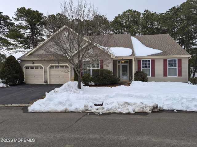 18 Fieldstone Court, Whiting, NJ 08759