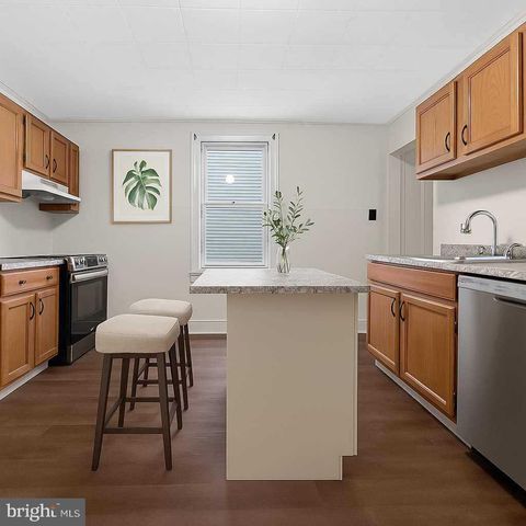 806 BROWN ST, Wilmington, DE 19805