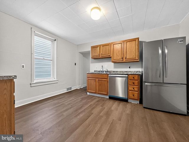 806 BROWN ST, Wilmington, DE 19805