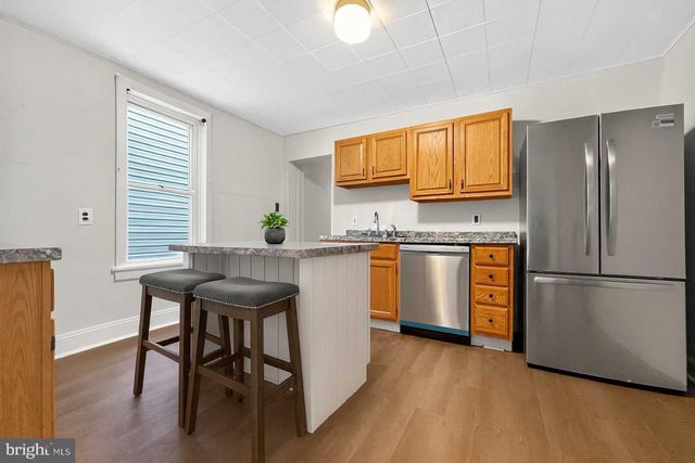 806 BROWN ST, Wilmington, DE 19805