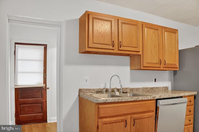 806 BROWN ST, Wilmington, DE 19805