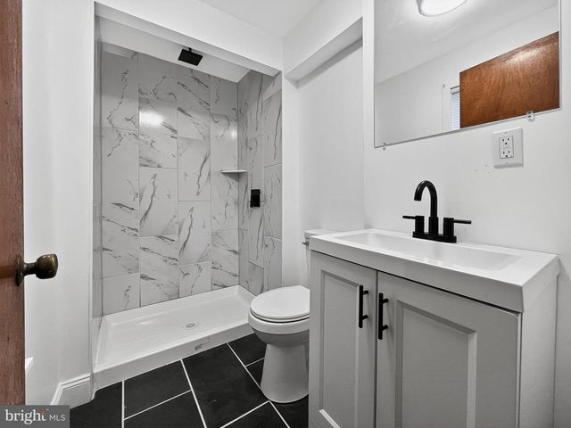 806 BROWN ST, Wilmington, DE 19805