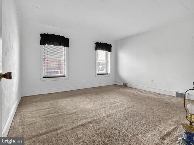 806 BROWN ST, Wilmington, DE 19805