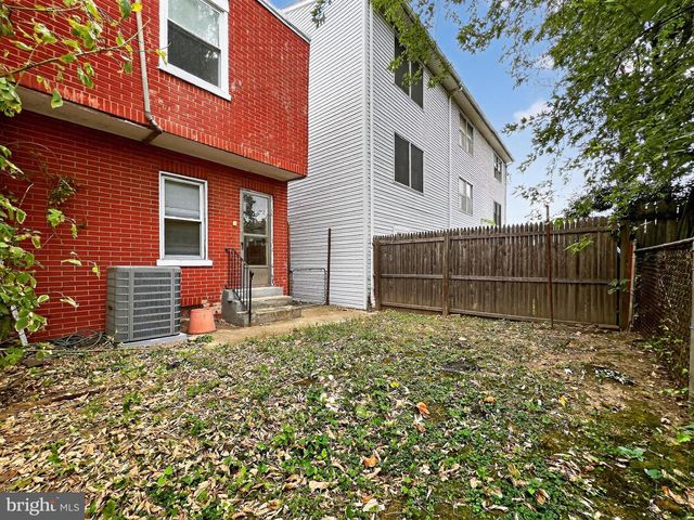 806 BROWN ST, Wilmington, DE 19805