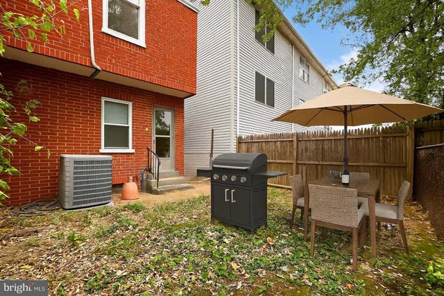 806 BROWN ST, Wilmington, DE 19805