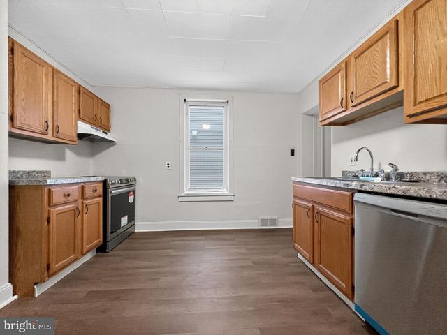 806 BROWN ST, Wilmington, DE 19805