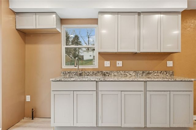 559 Hamil Rd, Verona, PA 15147