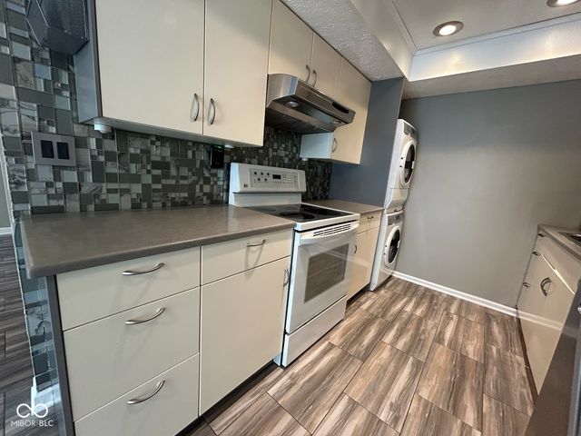 2765 Del Prado Drive 7, Indianapolis, IN 46227