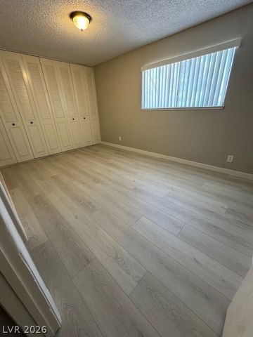 656 Greenbriar Townhouse Way, Las Vegas, NV 89121