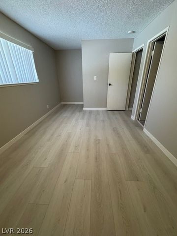 656 Greenbriar Townhouse Way, Las Vegas, NV 89121