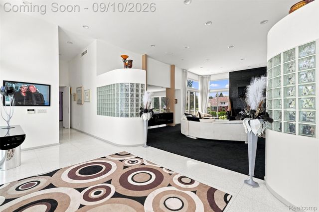 3802 Columbia Drive, Bloomfield Hills, MI 48302
