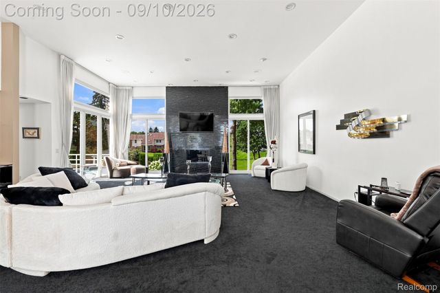 3802 Columbia Drive, Bloomfield Hills, MI 48302