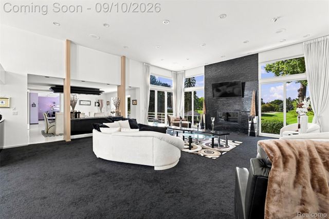 3802 Columbia Drive, Bloomfield Hills, MI 48302