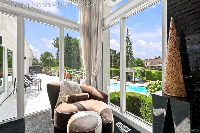 3802 Columbia Drive, Bloomfield Hills, MI 48302