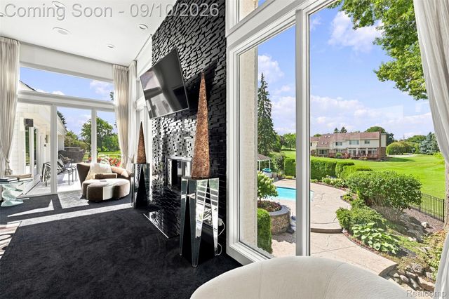 3802 Columbia Drive, Bloomfield Hills, MI 48302