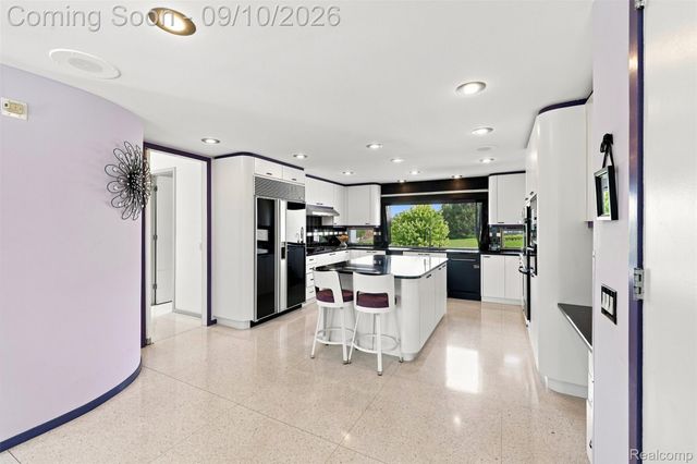 3802 Columbia Drive, Bloomfield Hills, MI 48302