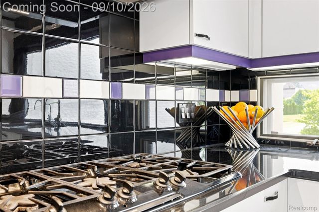 3802 Columbia Drive, Bloomfield Hills, MI 48302