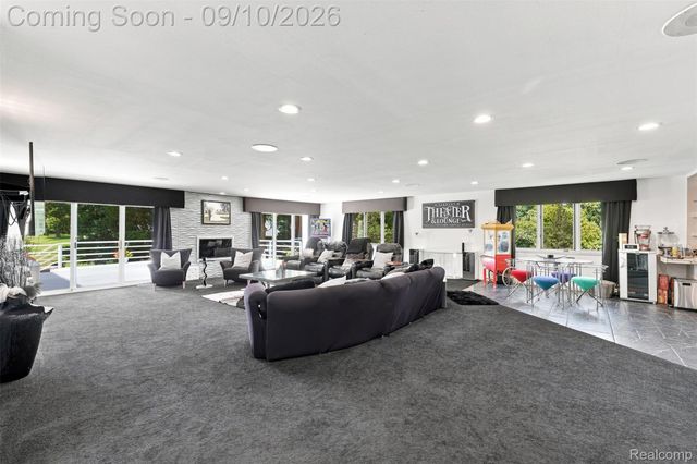 3802 Columbia Drive, Bloomfield Hills, MI 48302