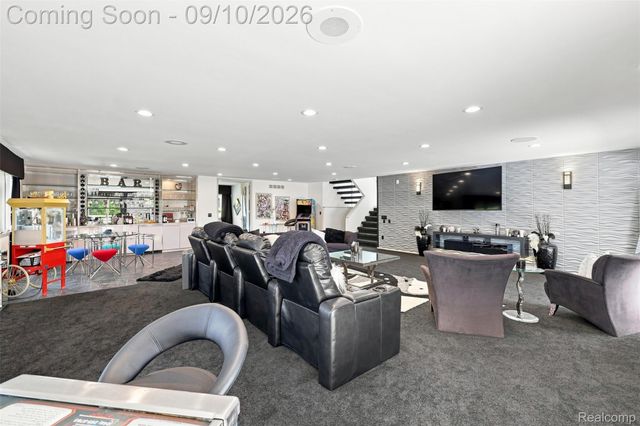 3802 Columbia Drive, Bloomfield Hills, MI 48302