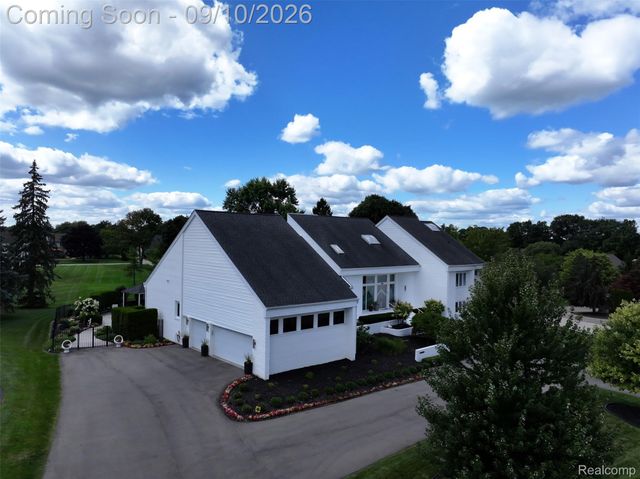 3802 Columbia Drive, Bloomfield Hills, MI 48302
