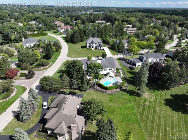 3802 Columbia Drive, Bloomfield Hills, MI 48302