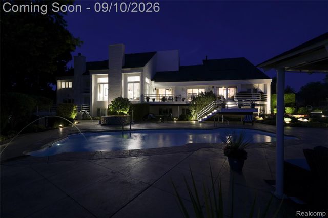 3802 Columbia Drive, Bloomfield Hills, MI 48302