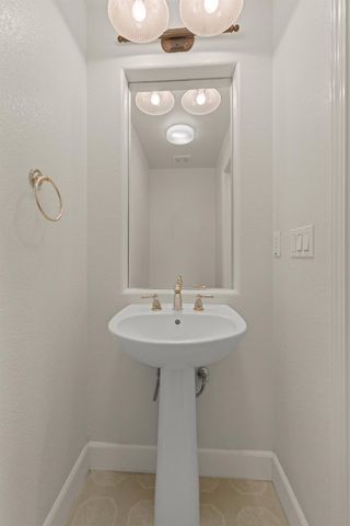 124 Paizano Ct, Roseville, CA 95661