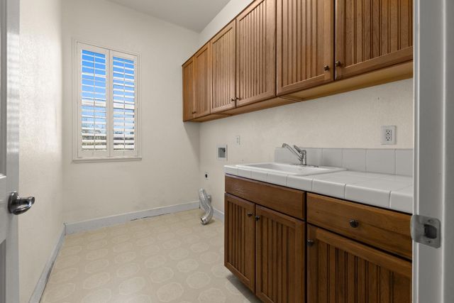 124 Paizano Ct, Roseville, CA 95661