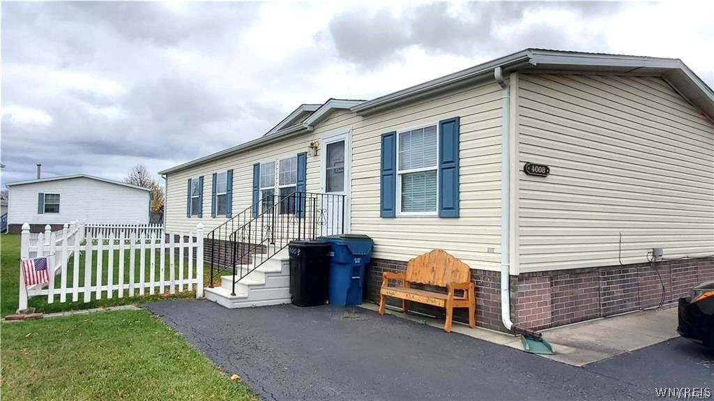 4008 Seneca Parkway, Niagara, NY 14304