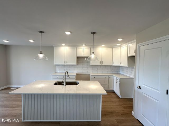 15285 Cypress Drive, Perrysburg, OH 43551