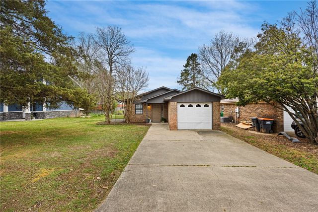 1306 E M Street, Russellville, AR 72801