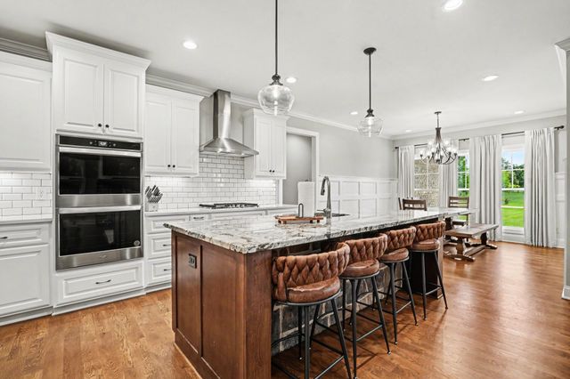 8002 Traditions Ln, Columbia, TN 38401