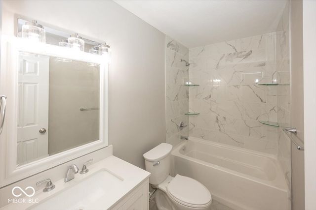 8868 Pine Tree Boulevard, Indianapolis, IN 46256