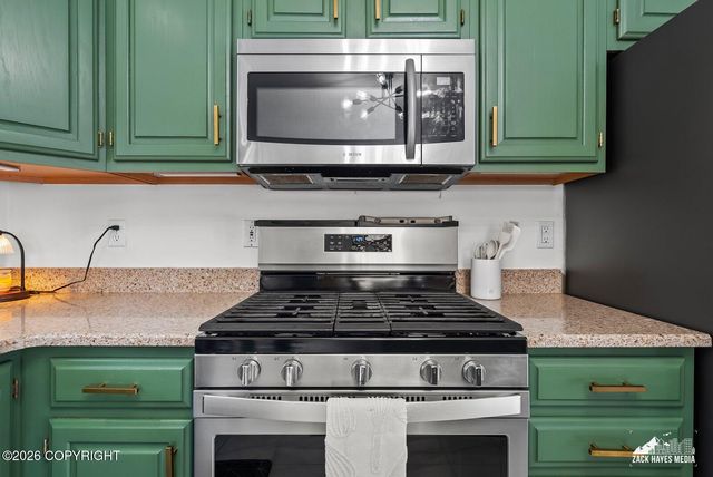 19817 Belknap Circle, Eagle River, AK 99577