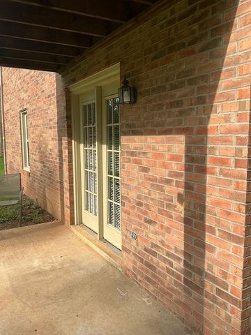 3247 Tower Dr Apt D, Clarksville, TN 37042