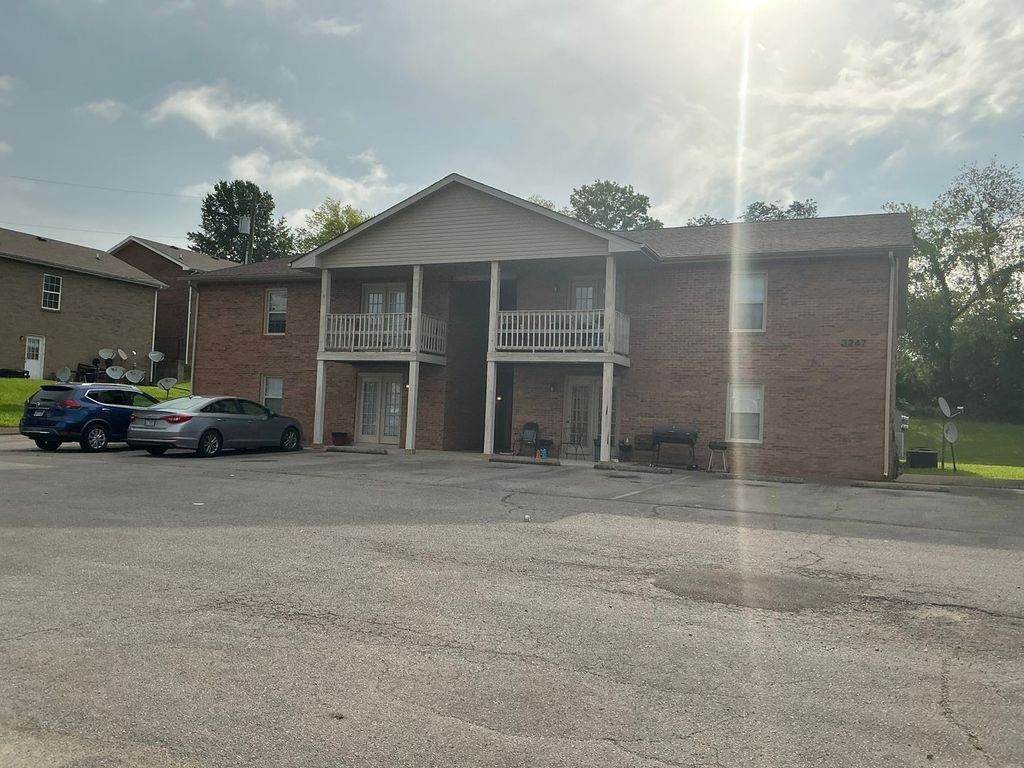 3247 Tower Dr Apt D, Clarksville, TN 37042