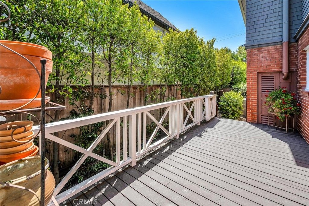 Image 11 of property listing at 423 Sycamore, Santa Monica, CA 90402